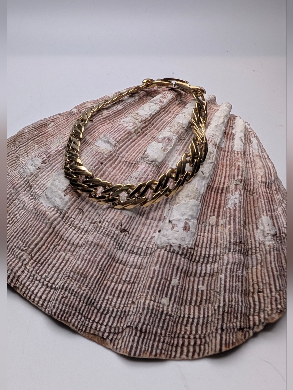 Vintage Gold Tone Link Chain Bracelet - Women Jewelry